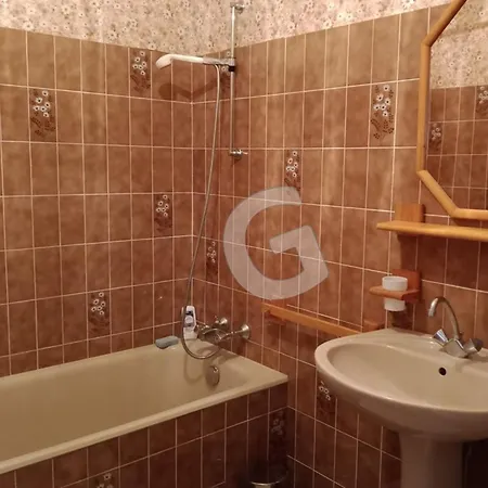 Maison 6 Pers A 900m De La Avec Terrasses Et Parking, Animaux Acceptes - Fr-1-194-414