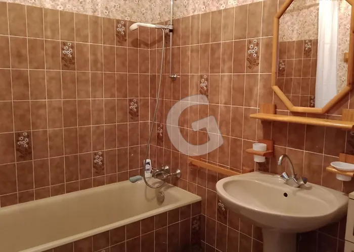 Maison 6 Pers A 900m De La Avec Terrasses Et Parking, Animaux Acceptes - Fr-1-194-414